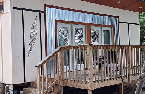 Wabasha House | The Sojourner tiny home w/views of Lake Pepin! Spacious deck/firepit space!