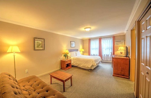 Queens Square Bed & Breakfast | The Sonata Inn