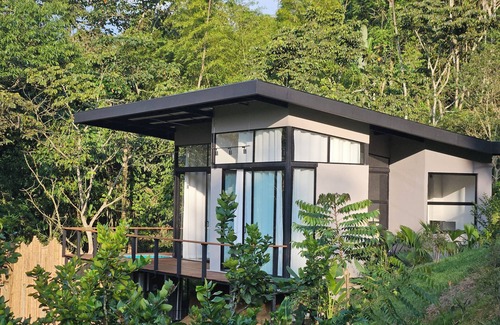 Alegrias Cabin | The Song of the Birds - Cabaña Yarumo