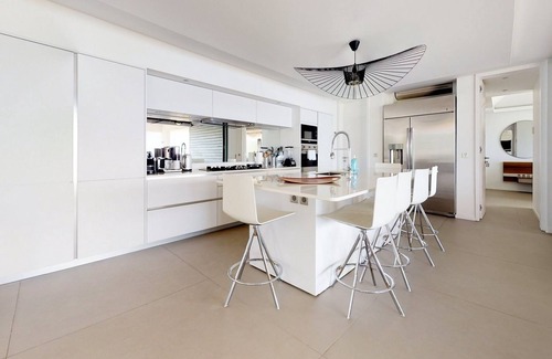 Terre Neuve Villa | The Source (1/6 Rooms)