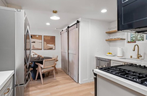 North Redondo Apartment | The South Bay Retreat