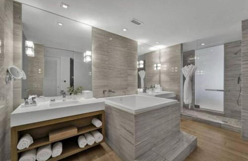 City Center Apartment | The South Beach Suite