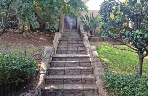 Glenvista House | The south country club villa