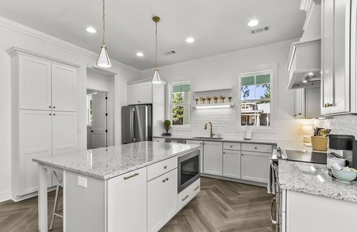Northport House | The Southern Belle Newly Constructed Home 2 Miles from UA Campus!