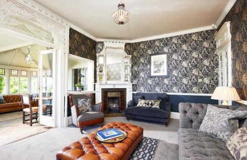 Scarborough City Centre House | The Spa Chalet Scarborough Hot tub, pool, gym, beach location