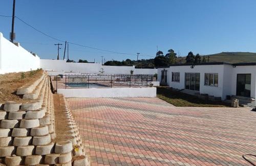 Abaqulusi House | The Space Guesthouse Mondlo