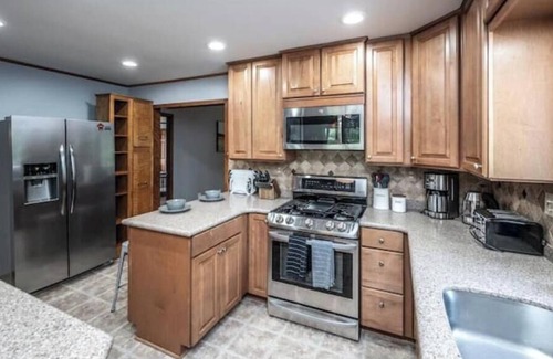 Minnetonka House | The Spacious Minnetonka 5BR Retreat Cable Lux Life