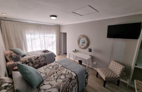 Harrismith Apartment | THE SPARE BEDROOM Unit 2