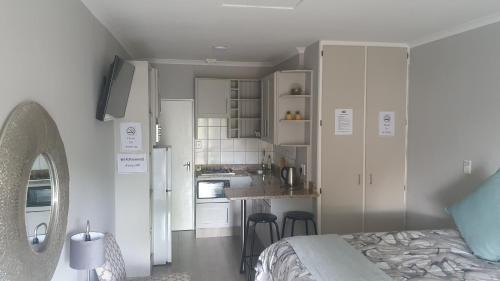 Harrismith Apartment | THE SPARE BEDROOM Unit 2