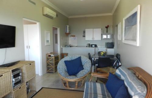 Aston Bay Apartment | The Sparrow's Nest Beach-Front Self-catering
