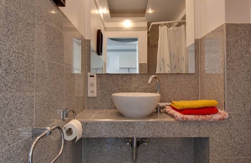 Hartenberg-Munchfeld Apartment | THE SPECIAL WITH CHARM, FLAIR & STICK