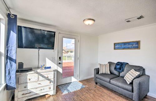 Surfside Beach House | The Spicy Crab Freeport Home with Beach-View Deck!