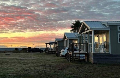 Rockport House | The Spoonbill Guest House at Goose Island Flats 1BR 1BA