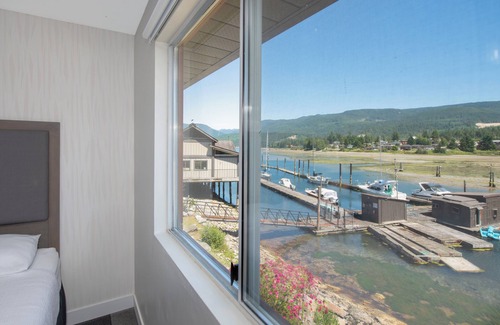 Sechelt Hotel | The Spot at Porpoise Bay
