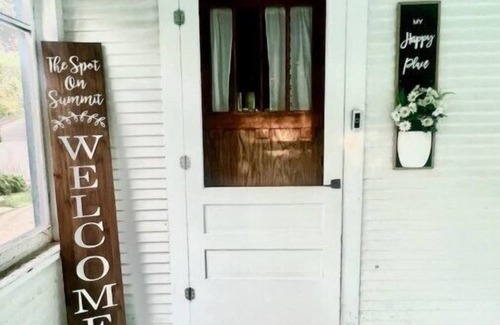 Detroit Lakes House | The Spot on Summit