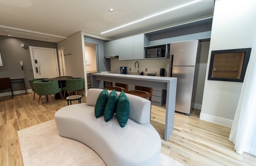 Estados Condo | The Spot One Apartment