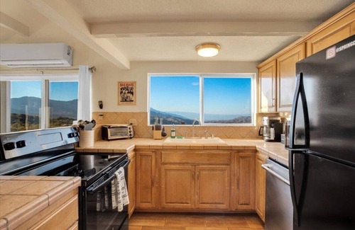 Mountain Center House | The Springcrest Chalet