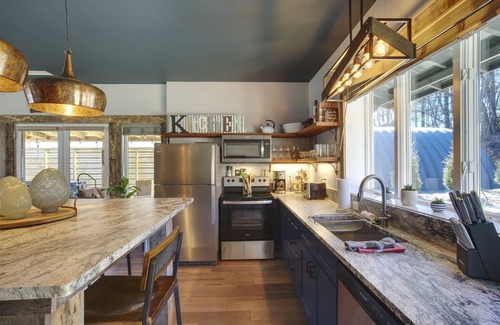 Blowing Rock Cottage | The Springhouse 2BR 2BA Hot Tub Fire Pit