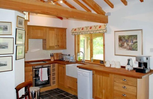 Ryde Cottage | THE SPRINGS, luxury holiday cottage, with pool in Ryde