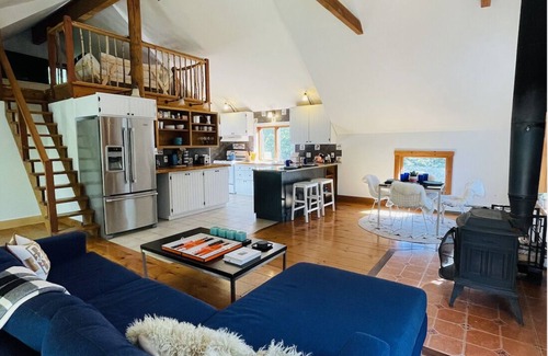 Londonderry House | The Spruce Guesthouse: A Beautifully Renovated Contemporary Barn.