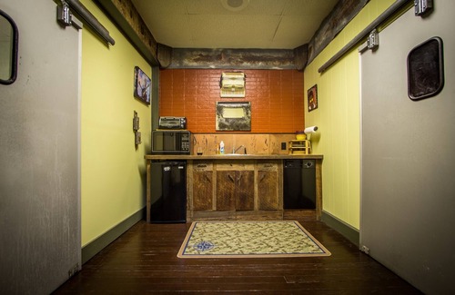 Clarksdale Apartment | The Squeeze Box : Rated #1 in 5 Stars ★ ★ ★ ★ by our guests