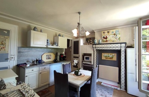 Harcanville House | The Squirrel House