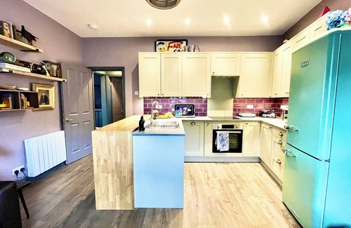 Hanham Apartment | The St George: A Beautiful and Spacious Apartment