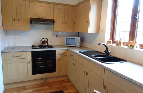 Liskeard Cottage | The Stable, 6 miles to Looe & dog friendly Seaton Beach, country retreat (1 BR)