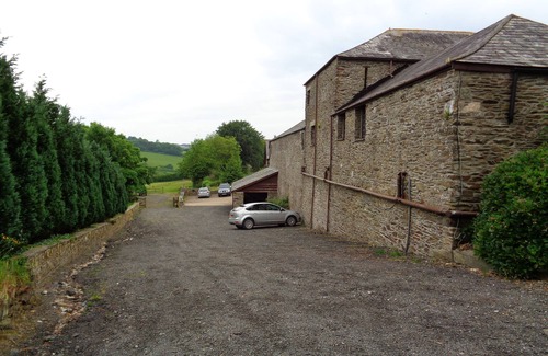 Liskeard Cottage | The Stable, 6 miles to Looe & dog friendly Seaton Beach, country retreat (1 BR)