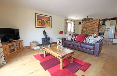 Tenterden Cottage | The Stable - Beautifully Converted Cottage in Rural Setting Near Tenterden