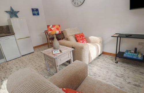 Rosudgeon Cottage | THE STABLE, pet friendly, character holiday cottage in Rosudgeon