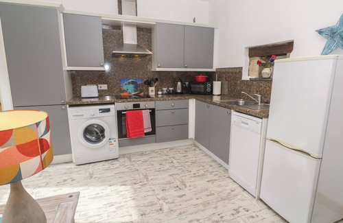 Rosudgeon Cottage | THE STABLE, pet friendly, character holiday cottage in Rosudgeon