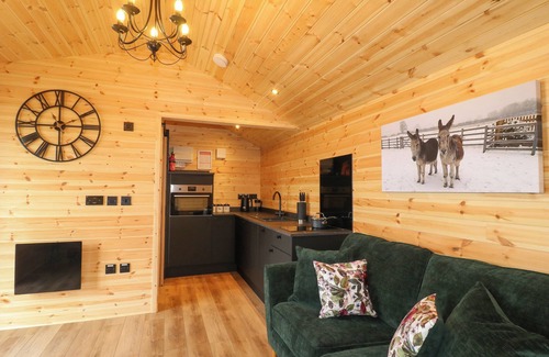 Derbyshire Cottage | THE STABLE, romantic, character holiday cottage in Church Broughton