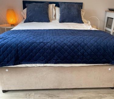 New Forest District House | The Stable Yard @ Manor Bank Cottage