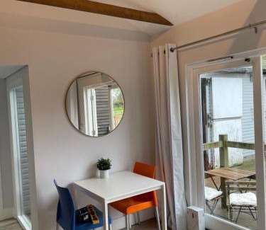 New Forest District House | The Stable Yard @ Manor Bank Cottage