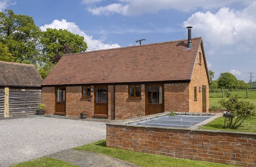 Wickhamford Cottage | The Stables - a beautiful house sleeping 2 guests in 1 bedroom