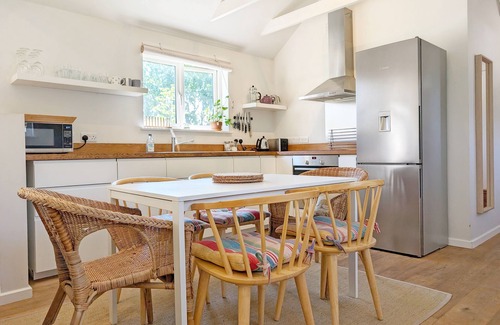 Chichester Cottage | The Stables , Birdham - a barn conversion that sleeps 4 guests in 2 bedrooms