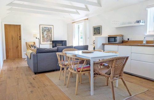 Chichester Cottage | The Stables , Birdham - a barn conversion that sleeps 4 guests in 2 bedrooms