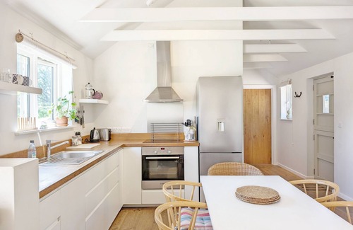 Chichester Cottage | The Stables , Birdham - a barn conversion that sleeps 4 guests in 2 bedrooms