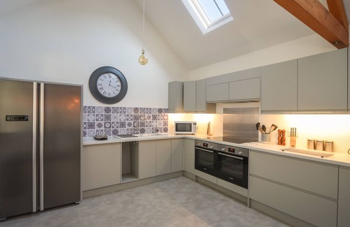 Lyme Regis House | THE STABLES, family friendly, character holiday cottage in Uplyme