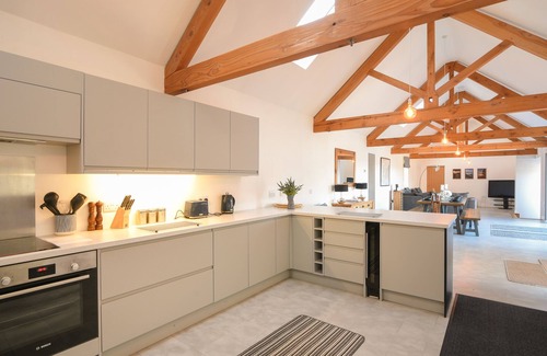 Lyme Regis House | THE STABLES, family friendly, character holiday cottage in Uplyme