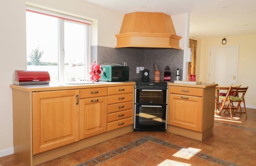 Wicken House | THE STABLES, family friendly, with a garden in Wicken