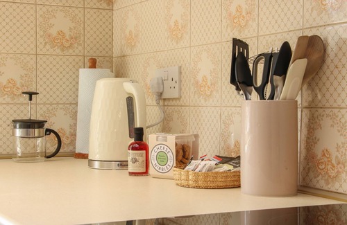 Eaton Mascott Cottage | THE STABLES, family friendly, character holiday cottage in Shrewsbury