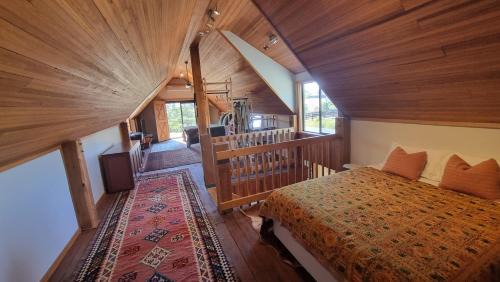 Strath Creek House | The Stables - Farm Stay