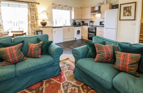 Newbridge House | The Stables