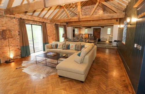 Moreton House | The Stables