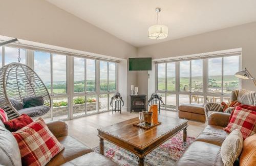 Eastgate House | The Stables