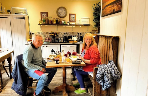 Heacham Ski Chalet | The Stables - Self Catering Chalets by the Beach - Dog Friendly