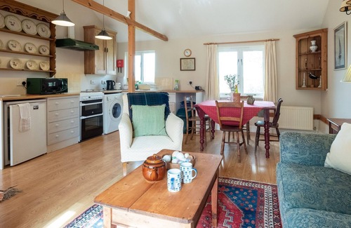 Theberton Cottage | The Stables, Theberton - sleeps 2 guests in 1 bedroom