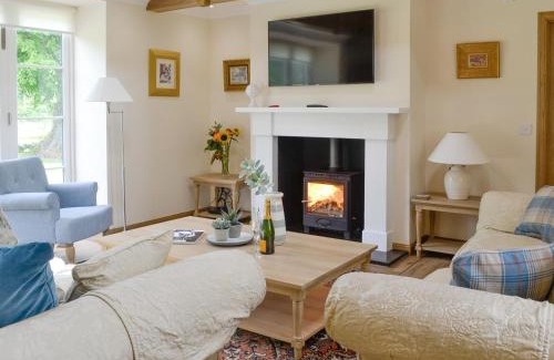 Montrose House | The Stables - Uk11108